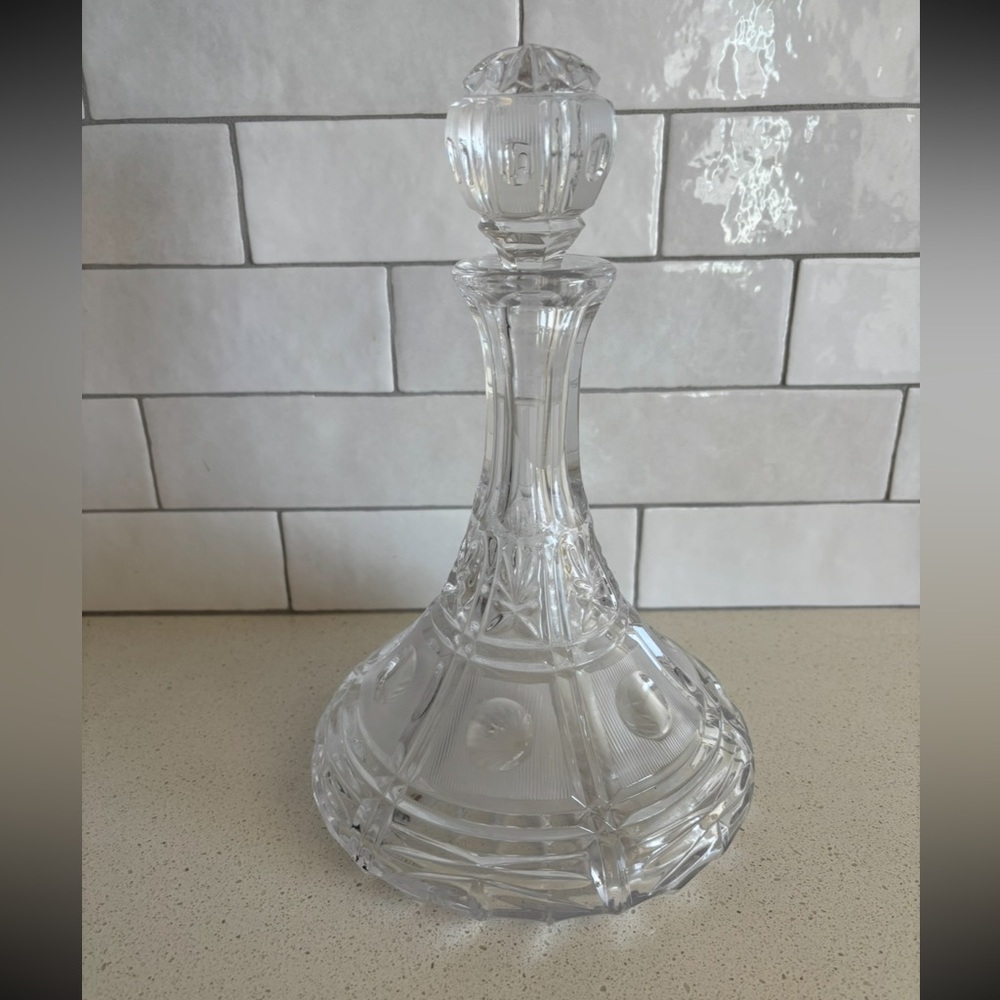 Heavy Crystal Ship Captains Liquor Decanter & Stopper - 11" - Picture 2 of 6